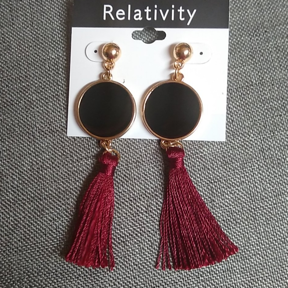 😻 3 For $15 Black Lucite Maroon Tassel Dangles